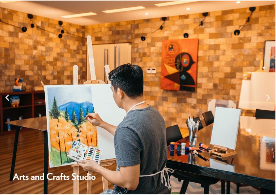 The Residences At Commonwealth By Century Properties Quezon City Exteriör bild